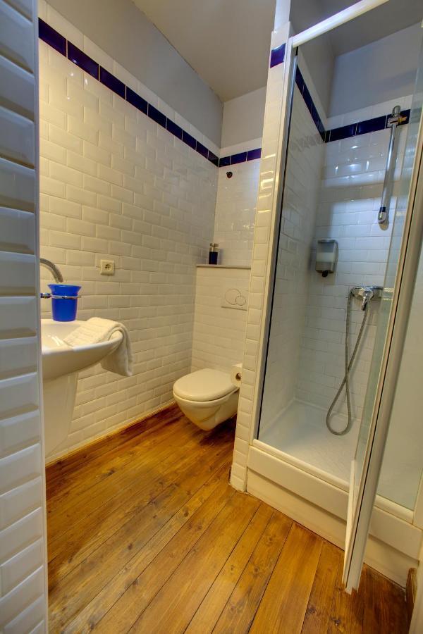 B&B Downtown Bxl Brüsszel Szoba fotó